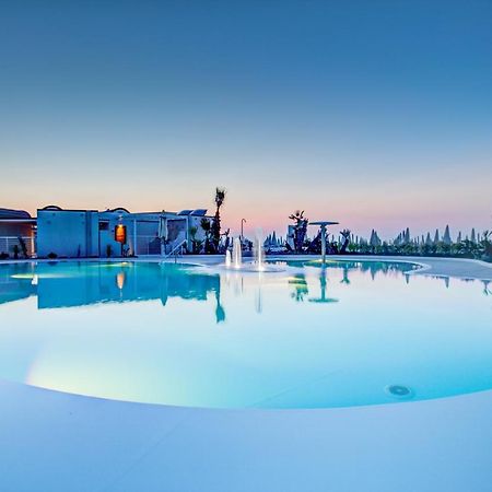 Mediterraneo Hotel&Suites Cattolica Exterior foto