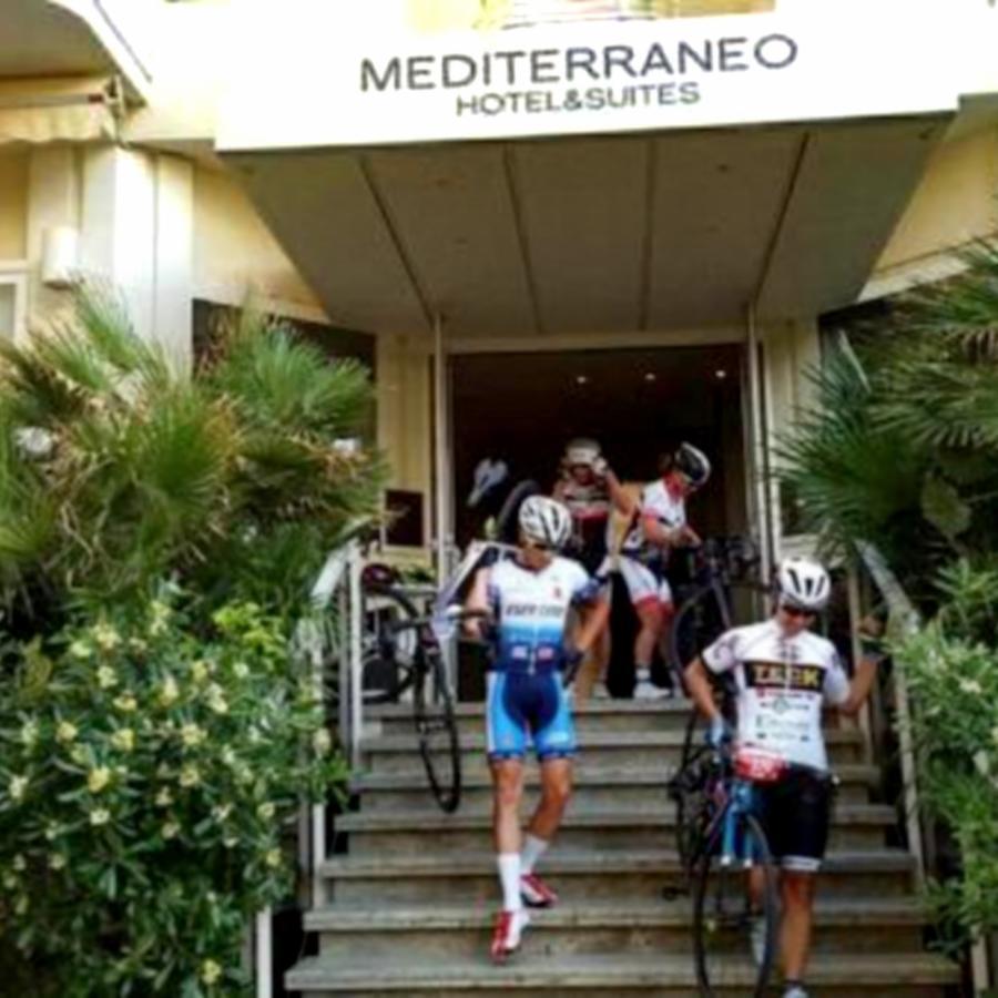 Mediterraneo Hotel&Suites Cattolica Exterior foto