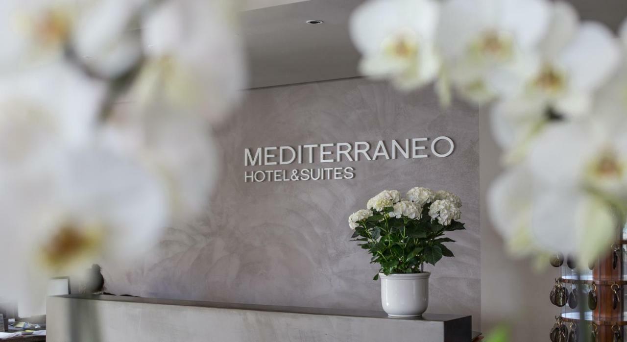 Mediterraneo Hotel&Suites Cattolica Exterior foto